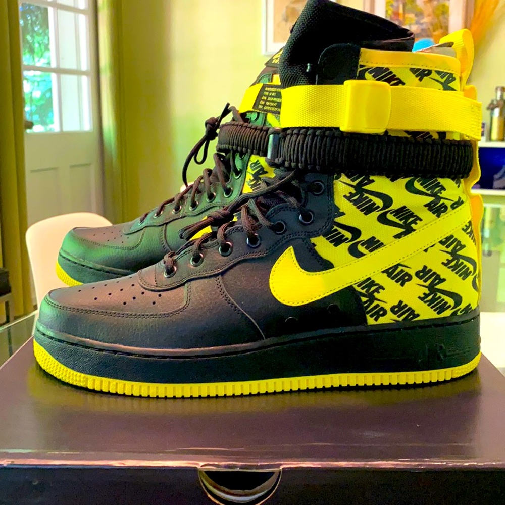 Nike air high top  snickers